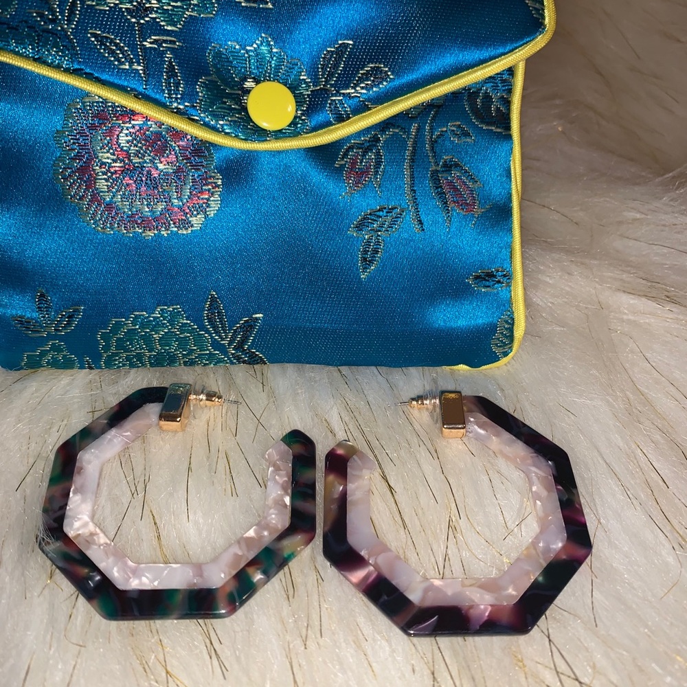 Acrylic earrings - Picture 2 of 7